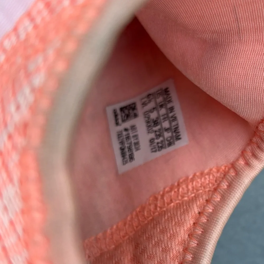 Adidas NMD R1 - Picture 6 of 9